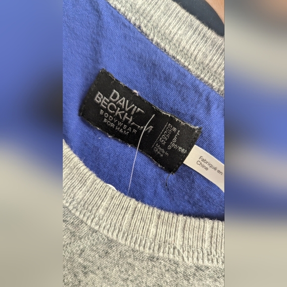 David Beckham men's body wear sweater sz LG 😁 - Picture 5 of 6